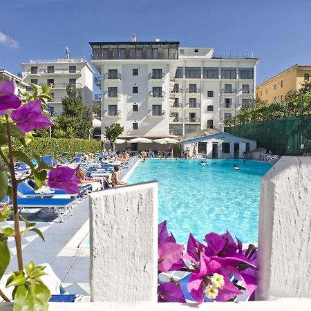 Grand Hotel Flora Sorrento Exterior foto