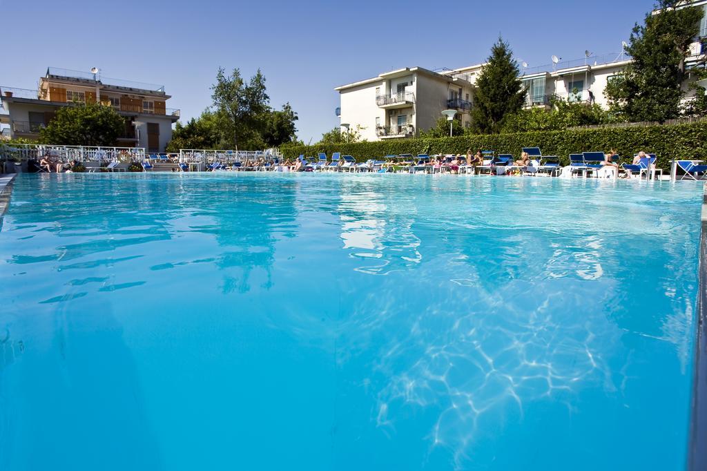 Grand Hotel Flora Sorrento Exterior foto